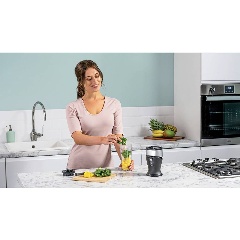 Ninja QB3001EUS Blender Foodie Nutri Smoothie Maker 700W, Crna