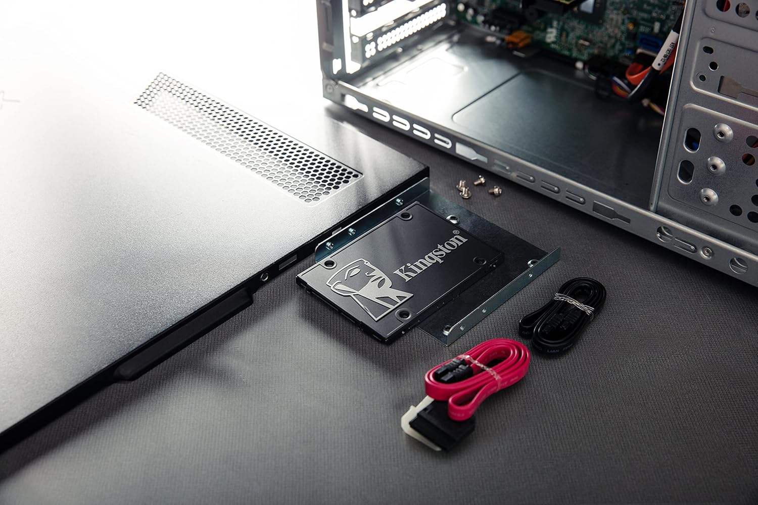 Kingston SKC600/2048G SSD 2,5" 2TB KC600 SATA III 3D TLC NAND Read 550MB/s Write 520MB/s TCG Opal 2.0 eDrive