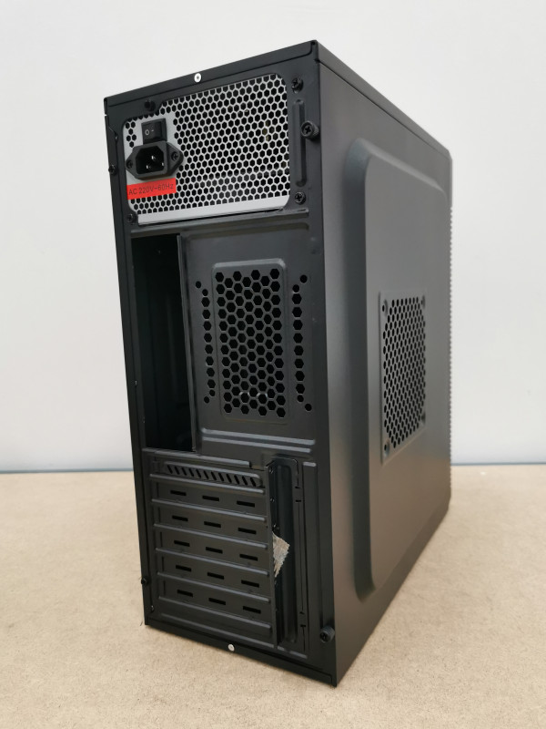 Stars Solutions K04 Kućište sa napajanjem 500W 2 x USB3.0, Crno