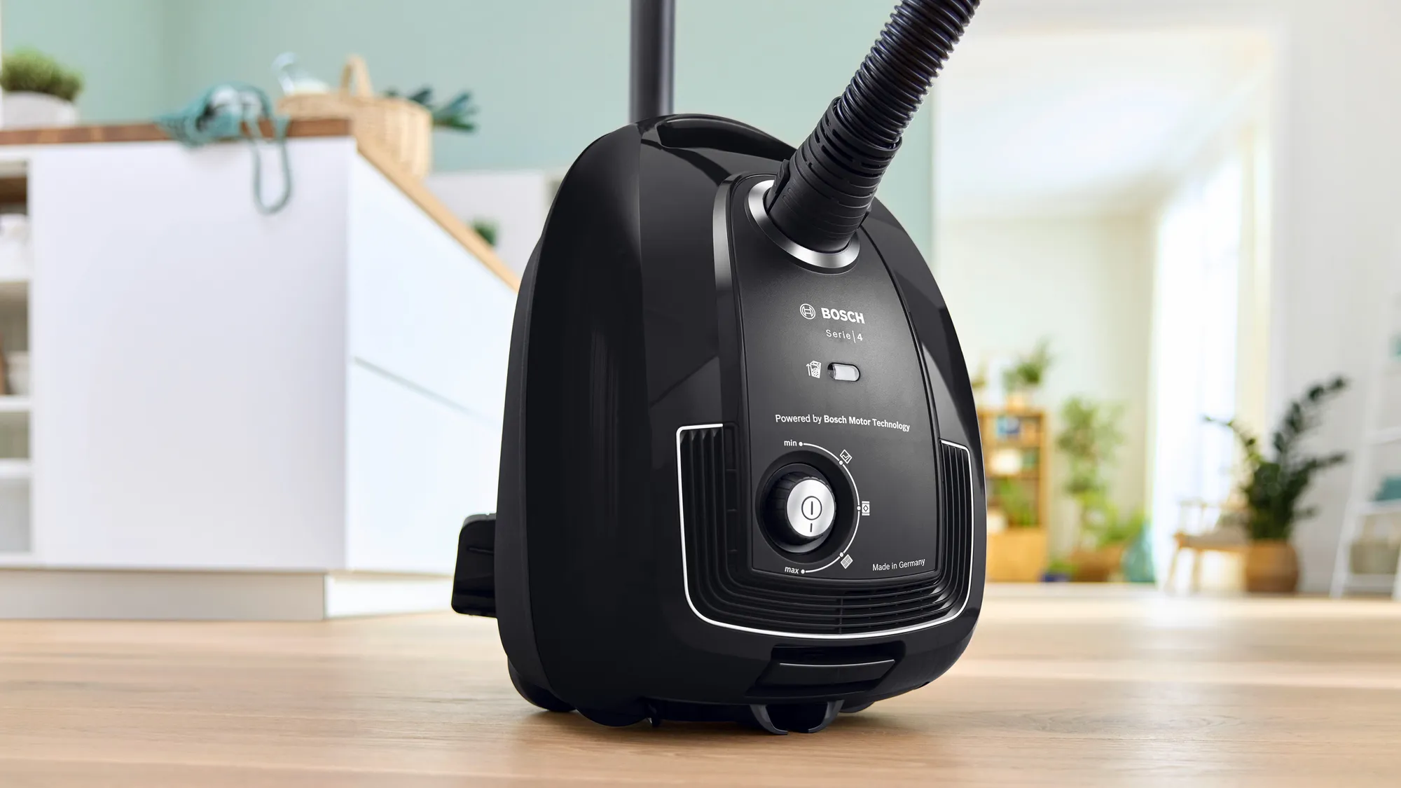 Bosch 4 BGB38BA1 Usisivač sa kesom 600 W, Crni