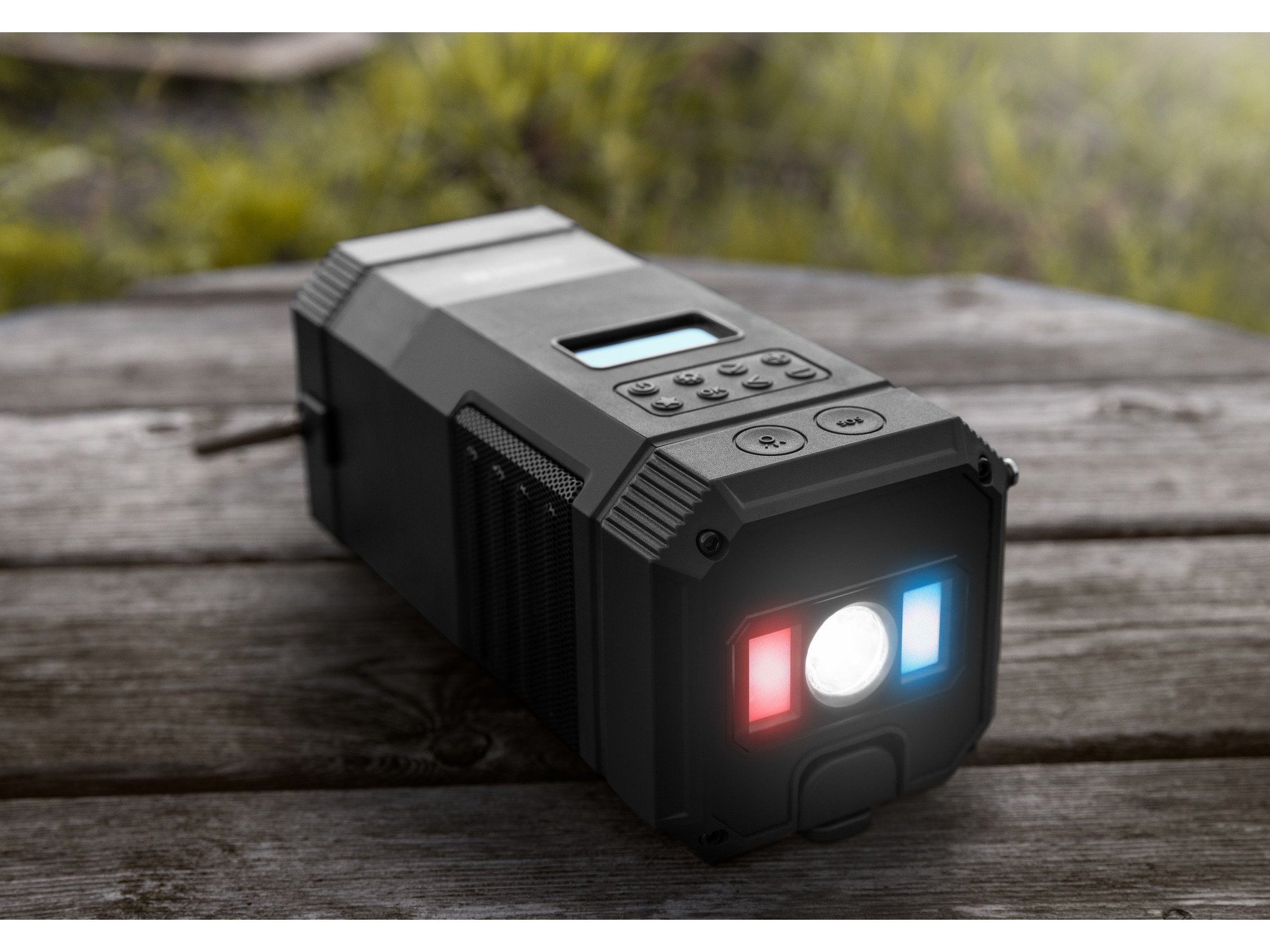 Sandberg Bluetooth Survivor Lantern 420-90 Zvučnik/FM/Powerbank/Lampa, Crni