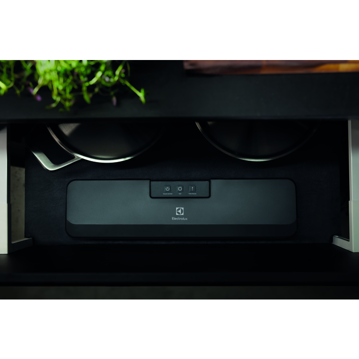 Electrolux E4VS1-4AG Aparat za vakumiranje, Crni