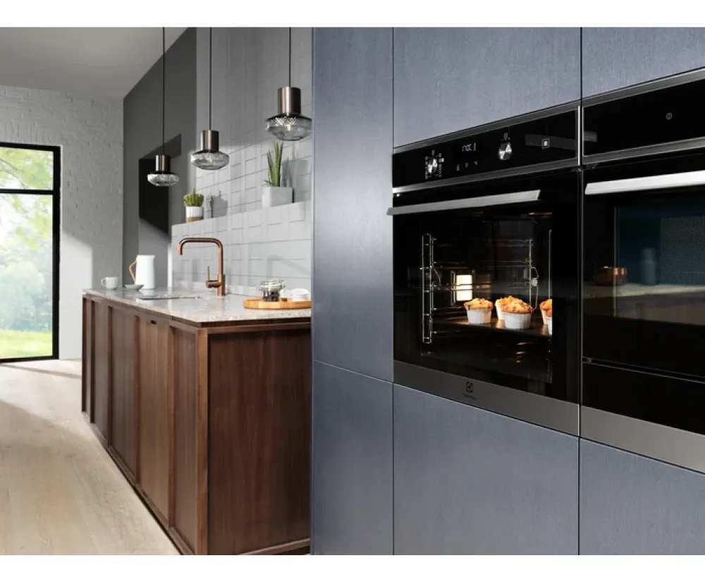 Electrolux Multifunkcionalna ugradna rerna EOD6P77WZ, 72 l, 3490 W, Crna