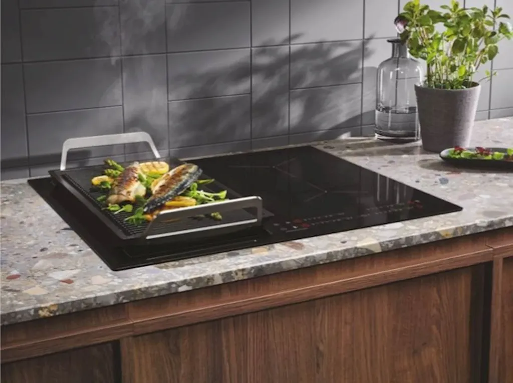 Electrolux EIV634 ugradna ploča indukciјa, Crna