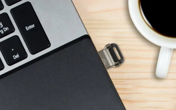 Team Group C162 USB Flash memorija TC162332GB01 32GB USB 3.2