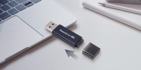 Team TC211364GL01 USB 3.2 Flash 64GB C211 teget