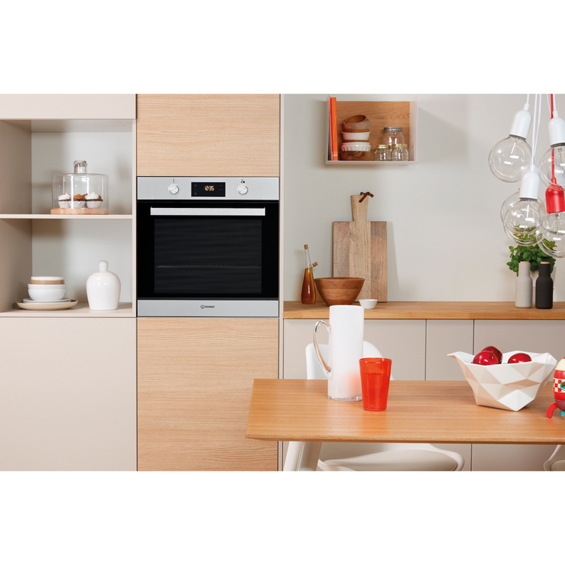 Indesit IFW6841JHIX Ugradna rerna 71 l