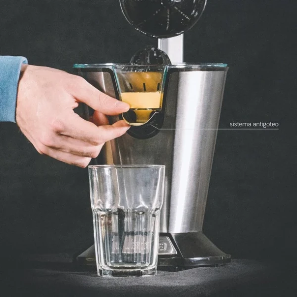 Sokovnik Ufesa Cool snaga 600W