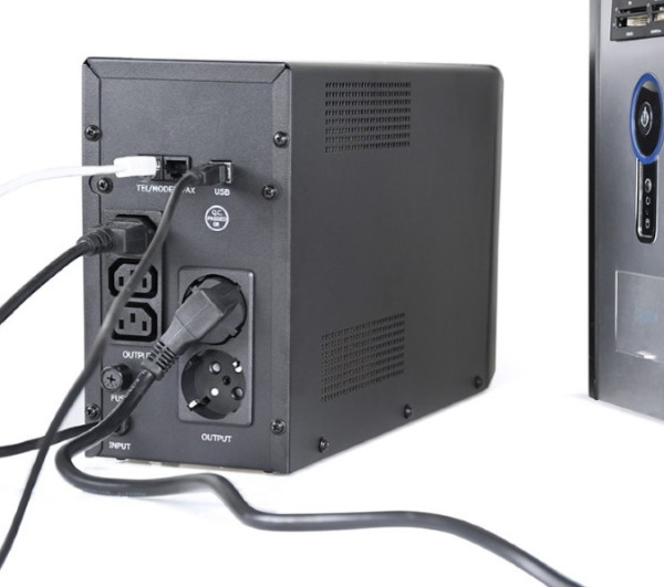 Gembird EG-UPS-035 UPS sa stabilizatorom 2000VA 1200W LCD, Crni