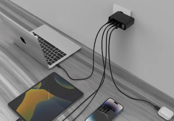 Gembird TA-UC-PDQC100LCD-01-BK Punjač 4-port 100W GaN USB Brzi LCD, Crni