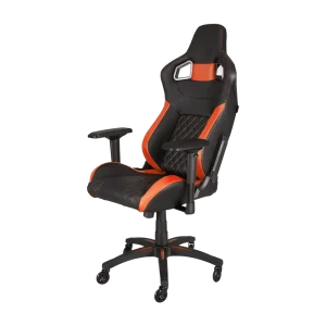 Црно-наранџаста ергономска столица за игре са подесивим наслонима за руке, високим наслоном, подлогом са дијамантским узорком и пет точкова у основи.