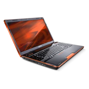 Црно-наранџасти лаптоп са црвено-наранџастом апстрактном позадином приказаном на екрану, приказан под благим углом са отвореним поклопцем и видљивом тастатуром.